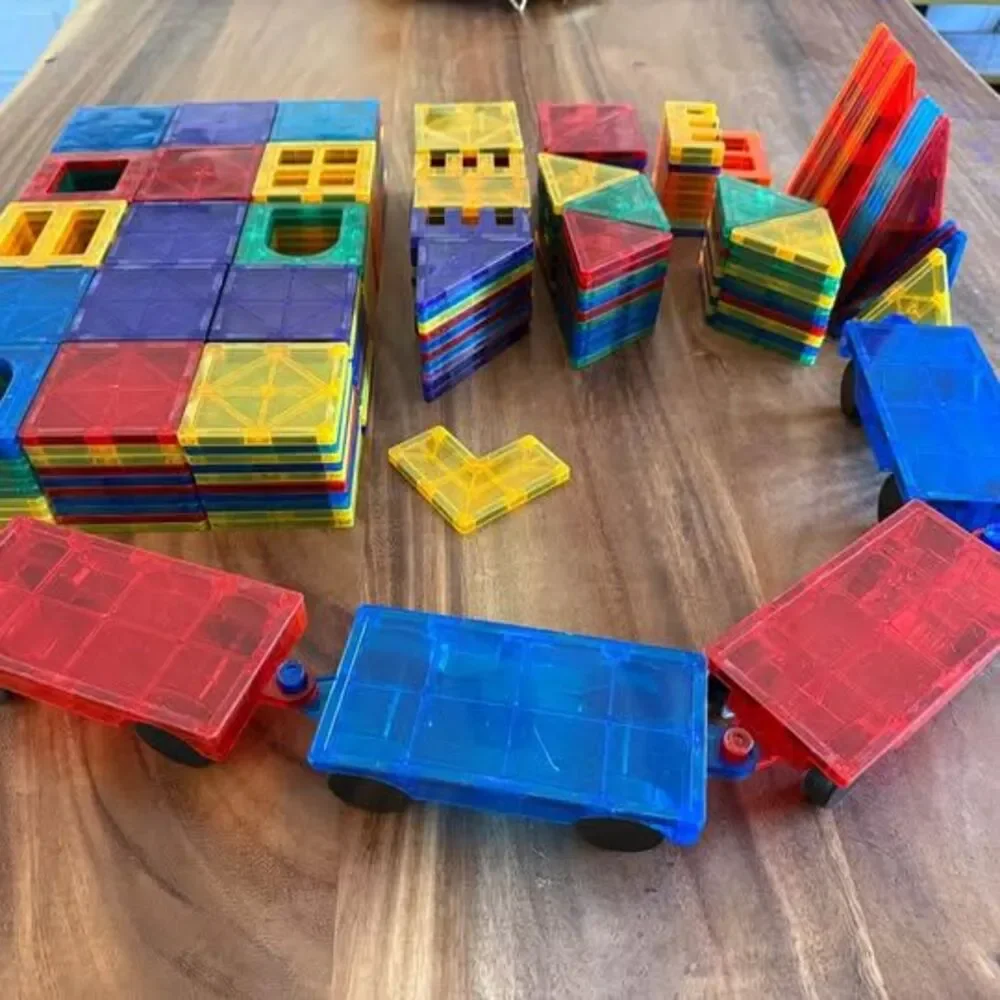 Magnetic Tiles Building Set 305 Pieces | STEM Educational Toy | Excellent Condit